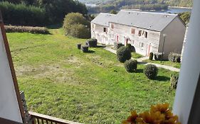 Gîte du Gua des Brasses au bord du lac de la Raviège